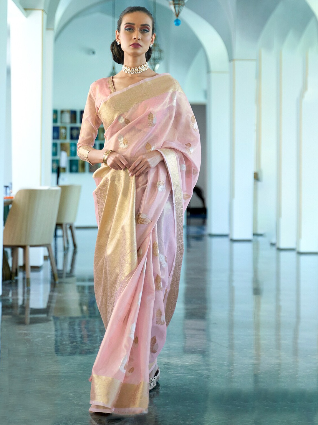 

DEVATITHI Woven Design Zari Organza Saree, Pink