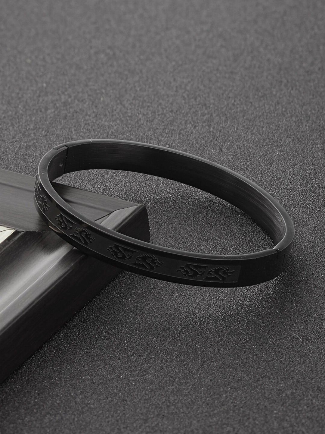 

Jazz and Sizzle Men Stainless Steel Dragon Print Kada Bracelet, Black