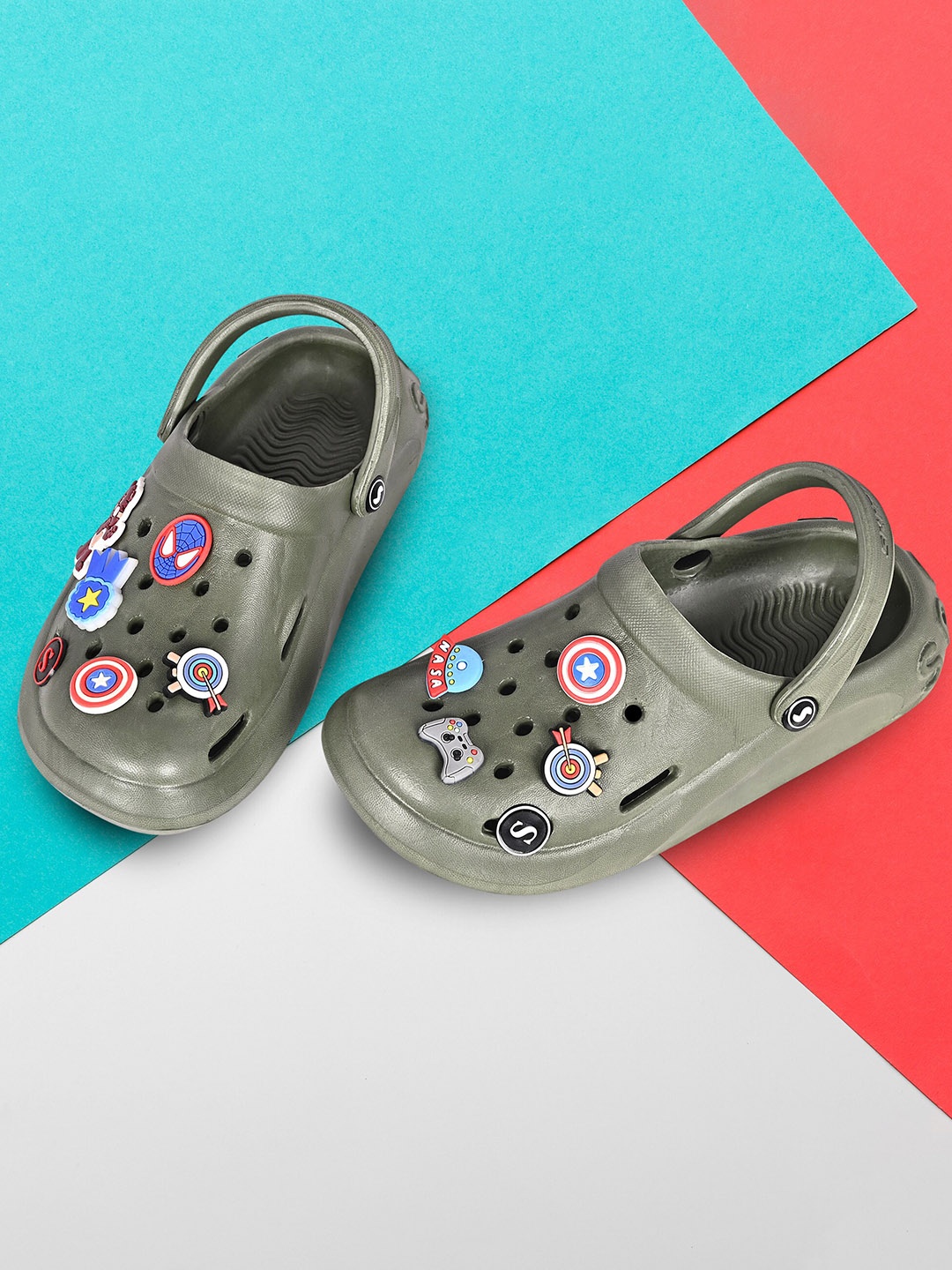 

TPENT Men Self Design Clogs, Olive