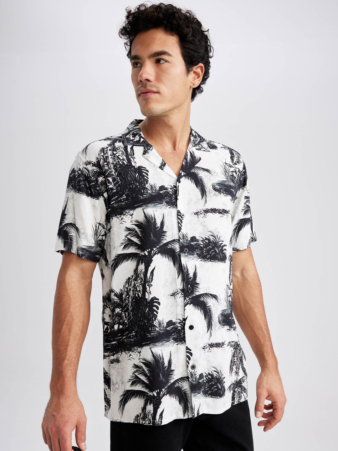 

DeFacto Tropical Printed Casual Shirt, White