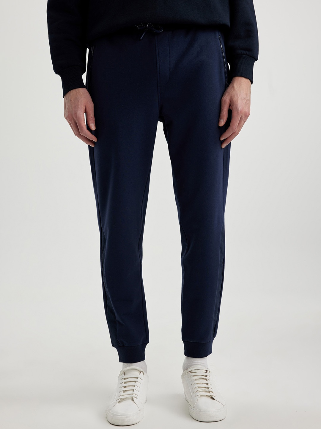 

DeFacto Men Mid Rise Joggers Trousers, Navy blue
