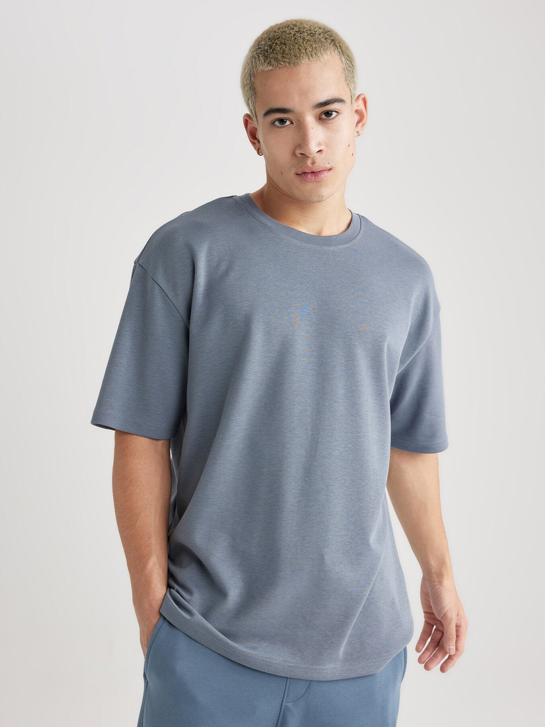 

DeFacto Round Neck Drop Shoulder Sleeves T-shirt, Grey