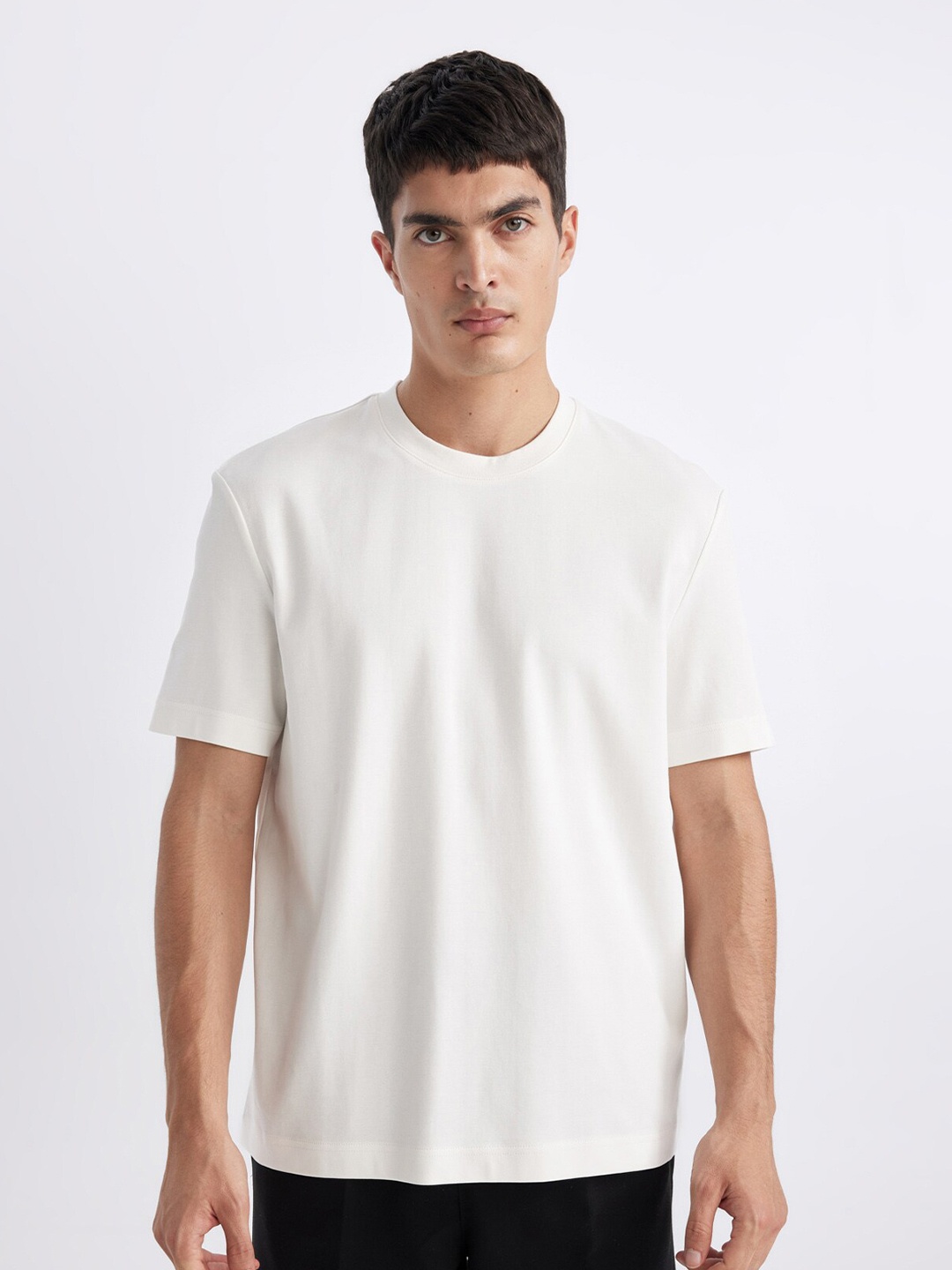 

DeFacto Round Neck Pure Cotton Casual T-shirt, White