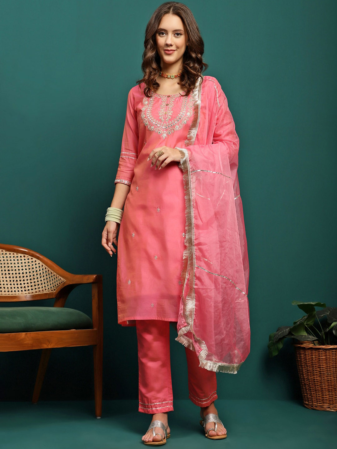 

Sangria Embroidered Round Neck Kurta With Trousers & Dupatta, Pink