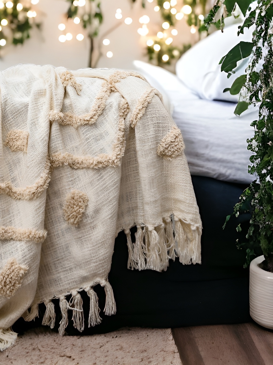 

INTERIORQUOTIENT Off White Self-Design Pure Cotton Throw Blanket