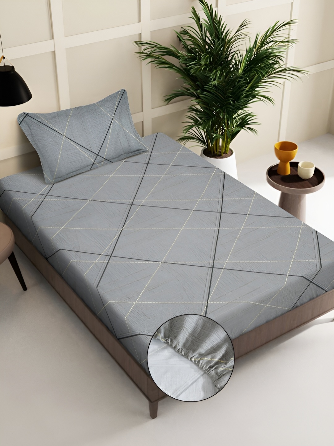 

KLOTTHE Grey & Black Geometric Printed 300TC Fitted Single Bedsheet With 1 Pillow Cover