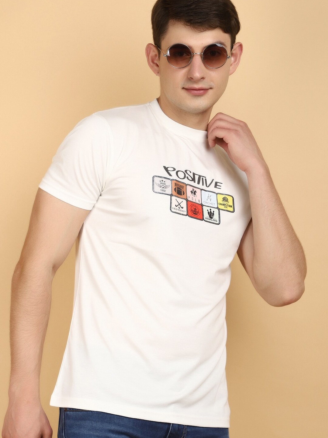 

V-Mart Typography Printed Cotton T-shirt, Off white