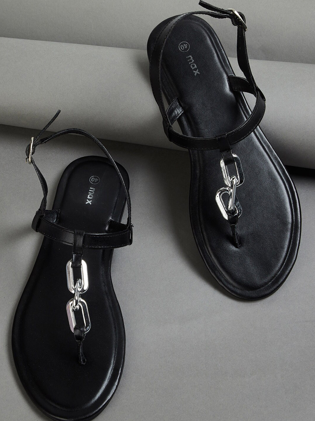 

max Buckles Detail Open Toe T-Strap Flats, Black