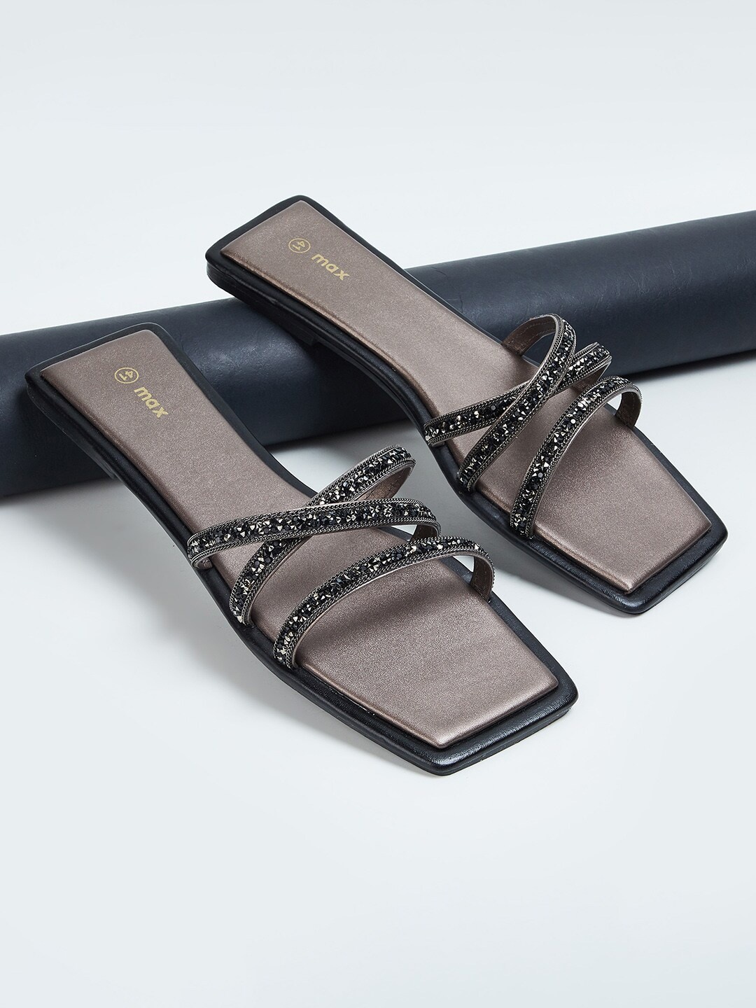 

max Embellished Open Toe Flats, Black