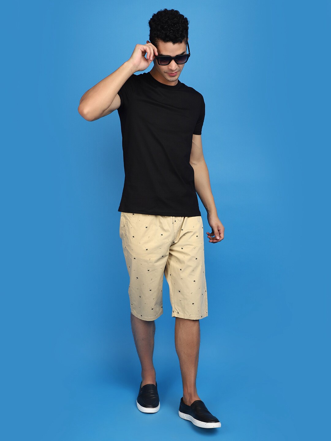 

V-Mart Round Neck Cotton Slim Fit T-shirt, Black