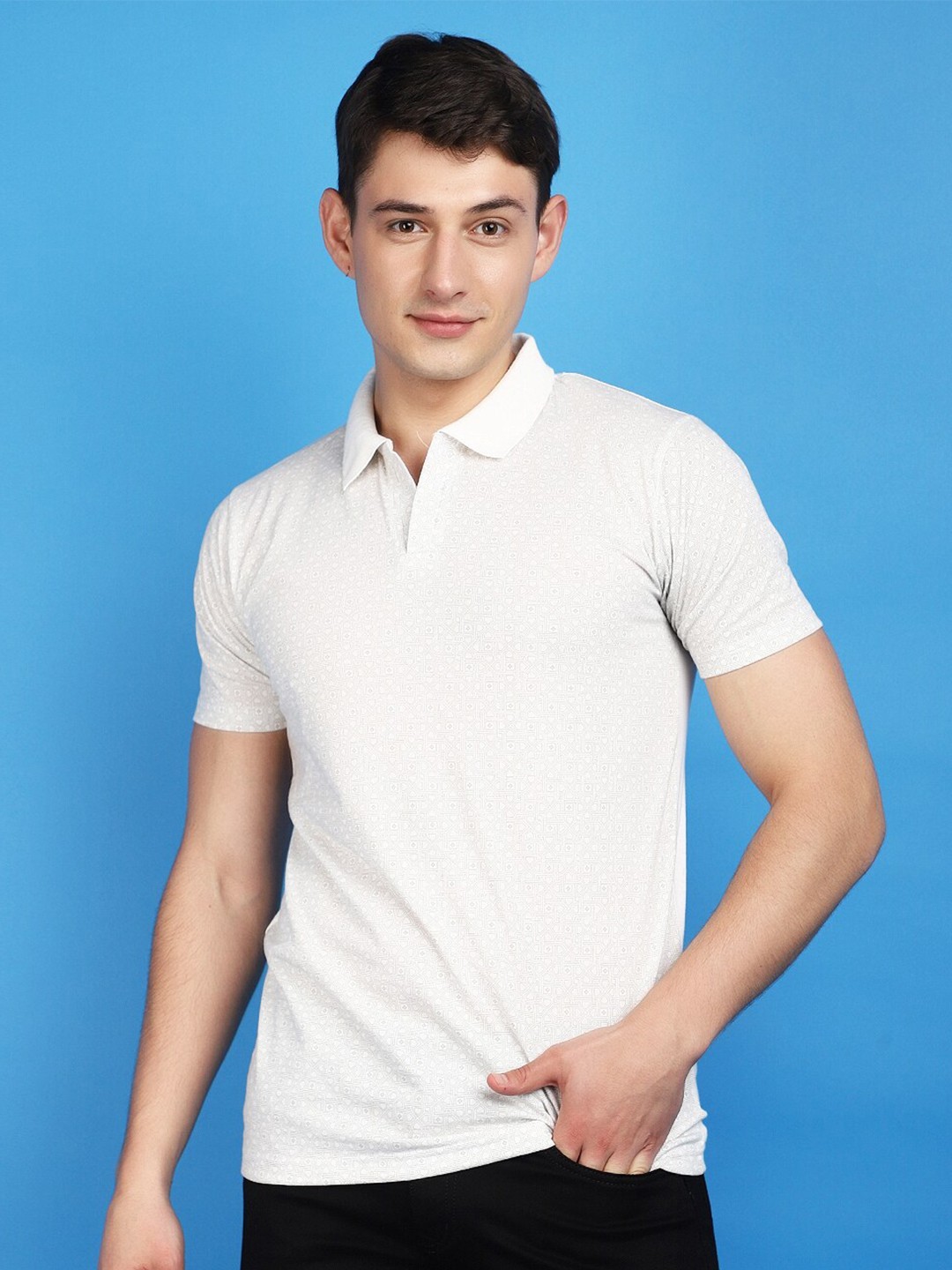 

V-Mart Polo Collar Short Sleeves Short Sleeves Slim Fit T-shirt, Off white
