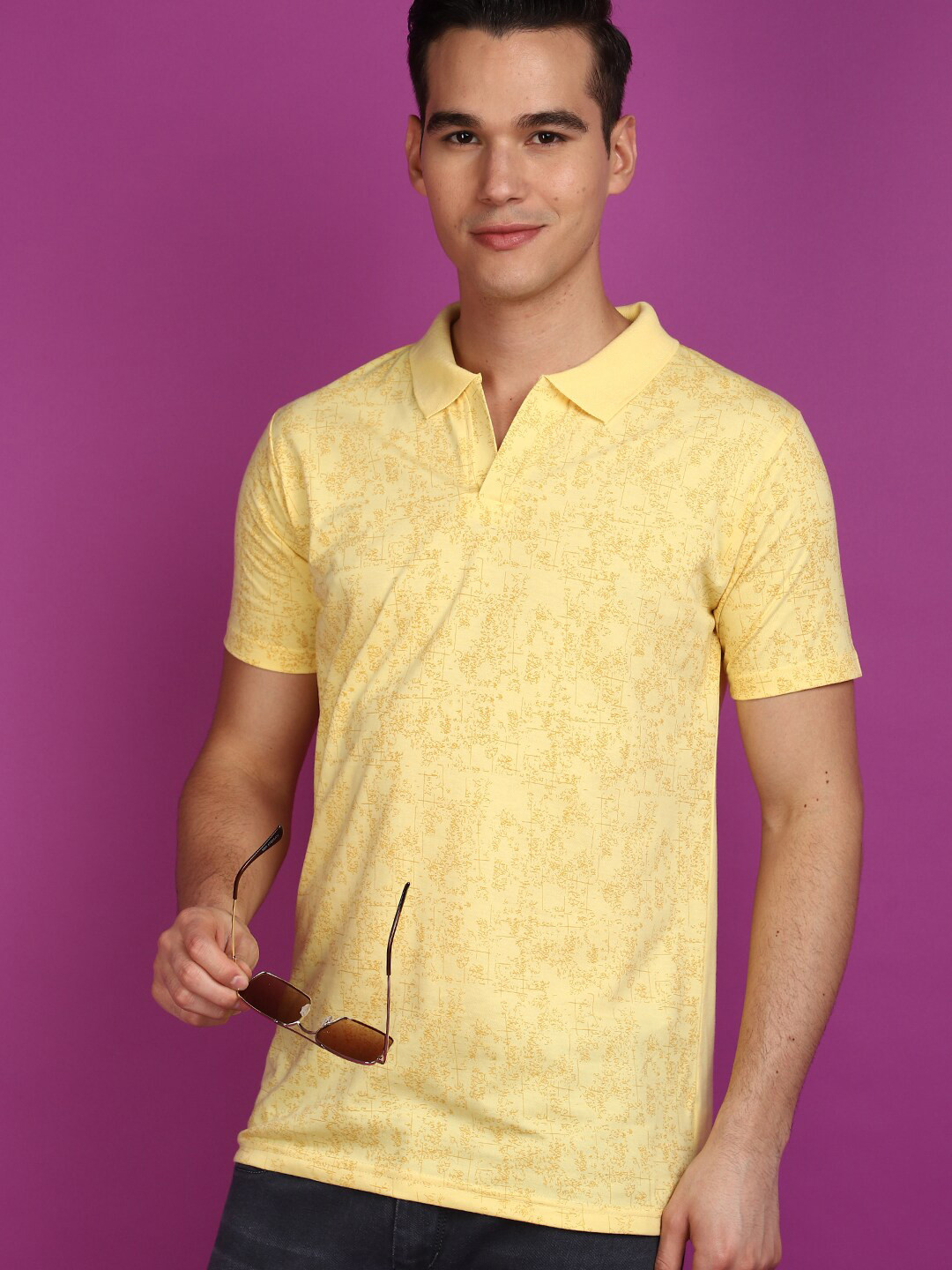 

V-Mart Abstract Printed Polo Collar Slim Fit T-shirt, Yellow