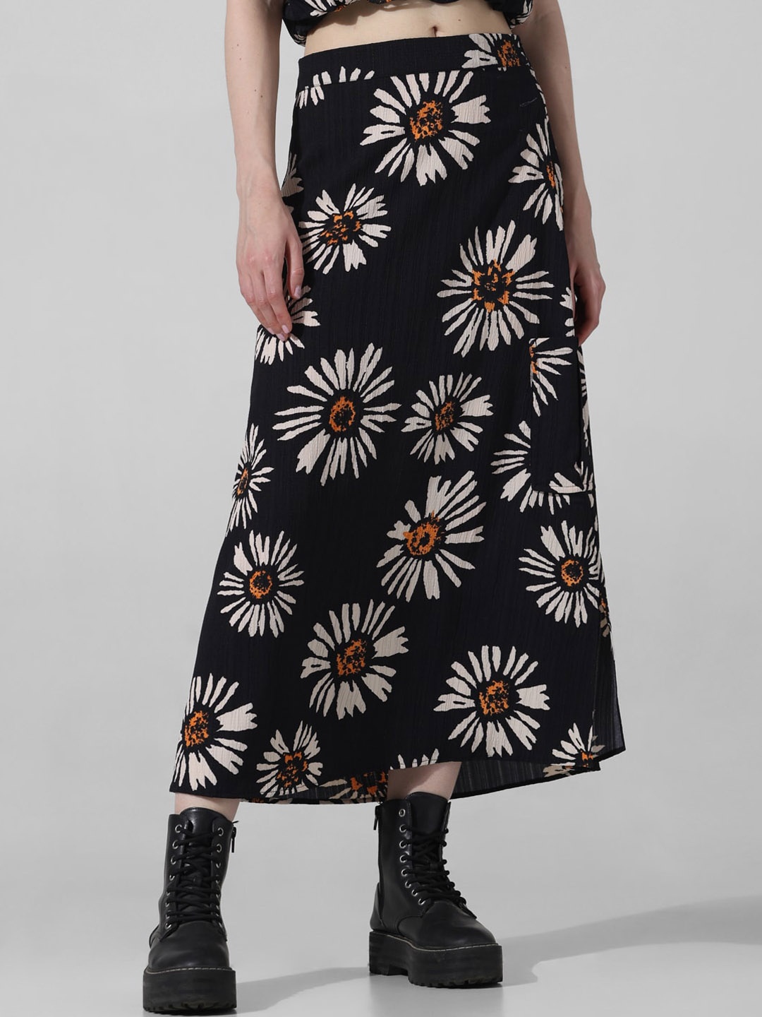 

ONLY Floral Printed Midi A-Line Skirt, Black