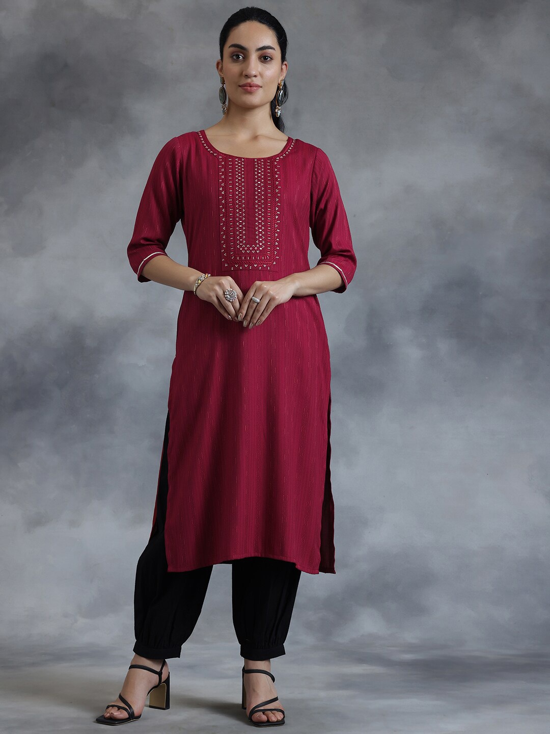 

Libas Woven Design Round Neck Dobby Kurta, Maroon