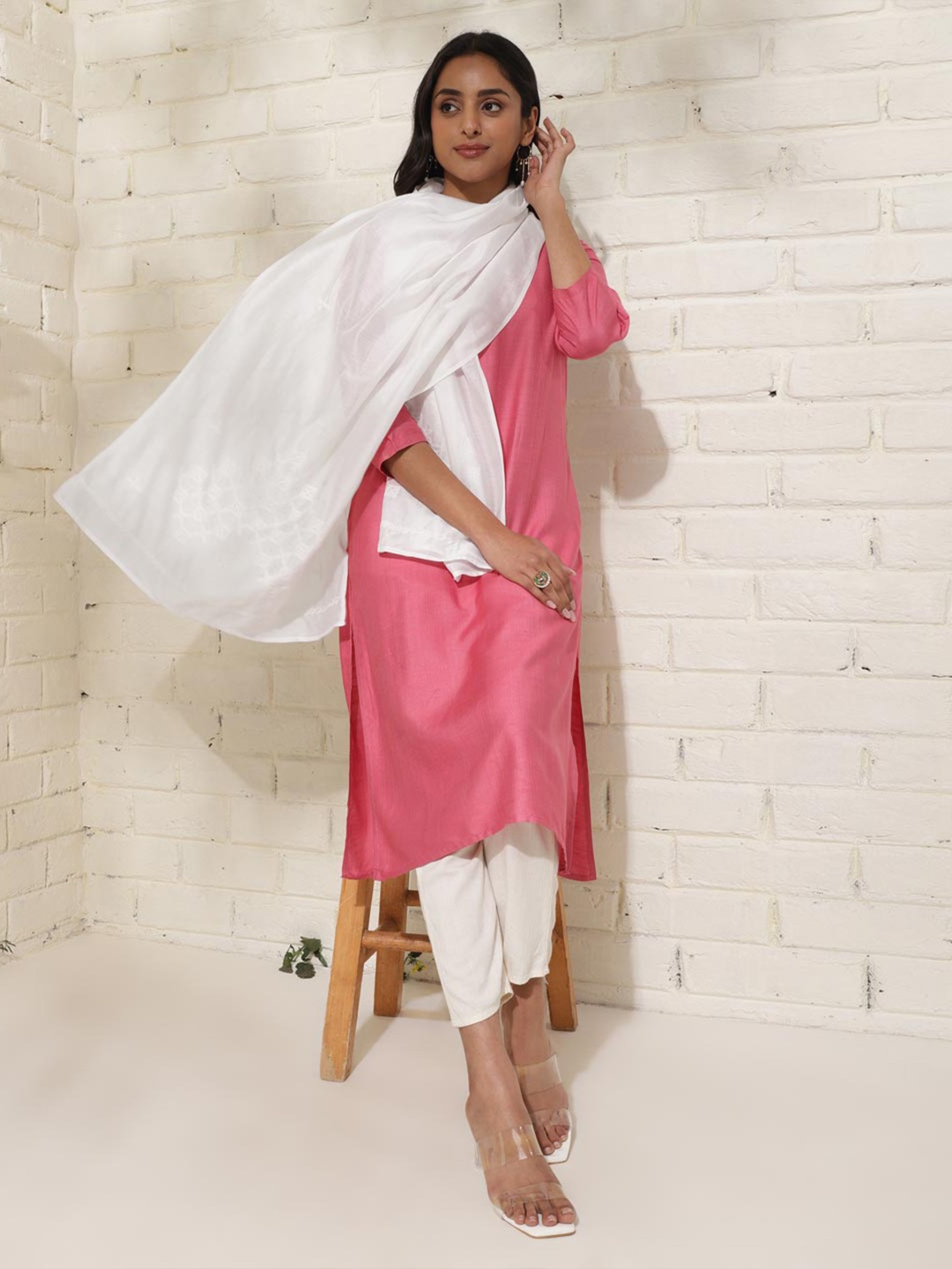 

Fabindia Floral Embroidered Cotton & Silk Stole, White