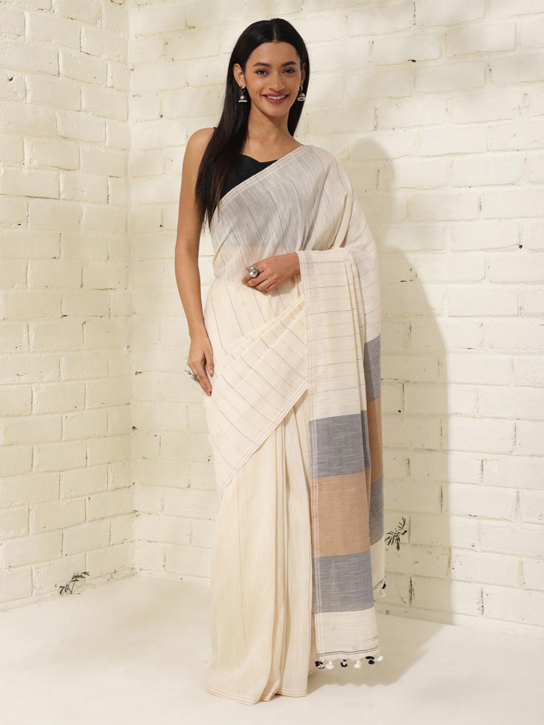 

Fabindia Woven Design Pure Cotton Saree, Off white