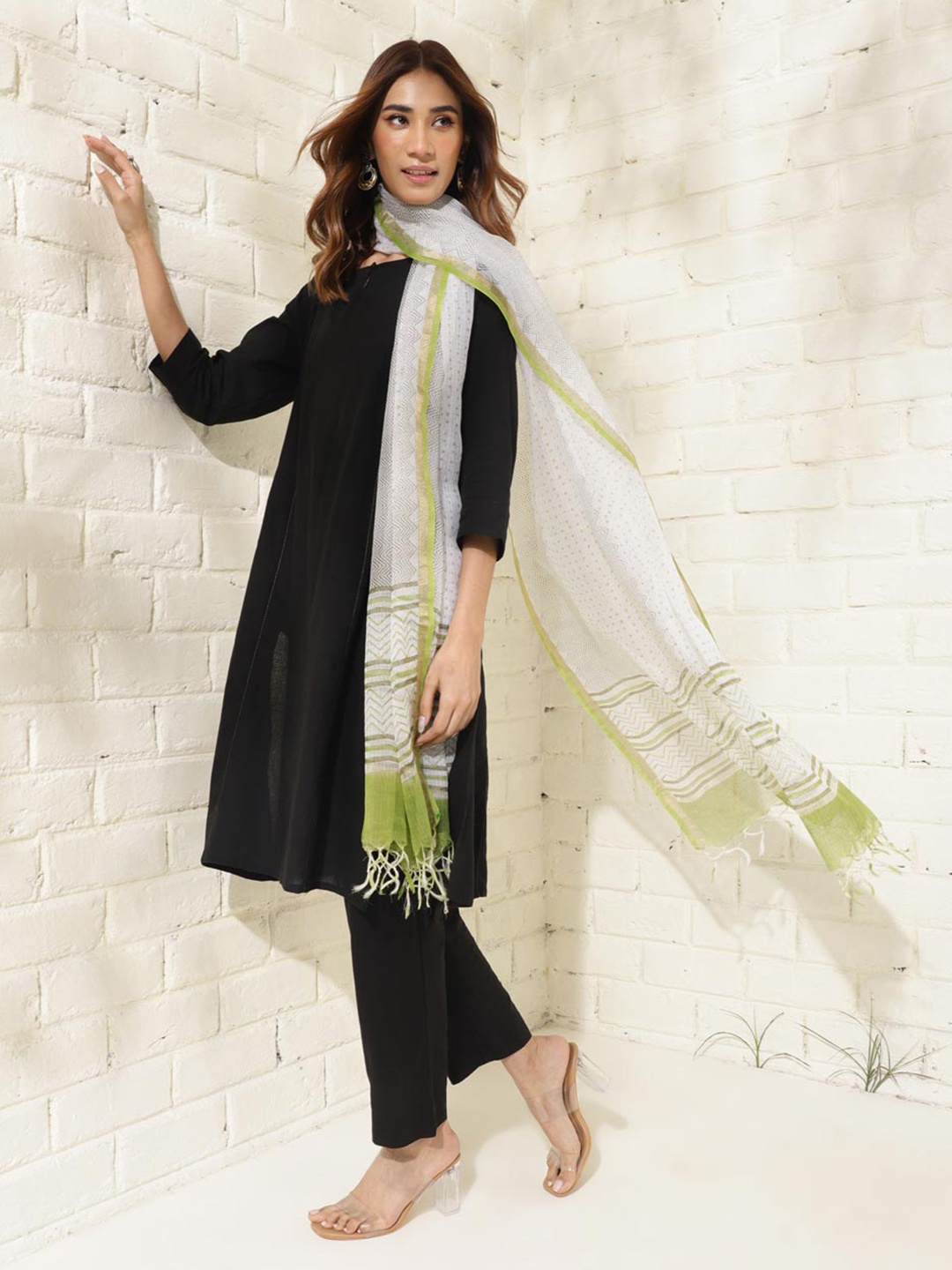 

Fabindia Geometric Printed Tasselled Border Cotton Silk Dupatta, Green