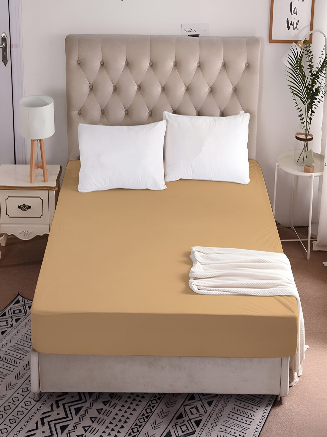 

tundwal's Beige Breathable Fitted Mattress Protector