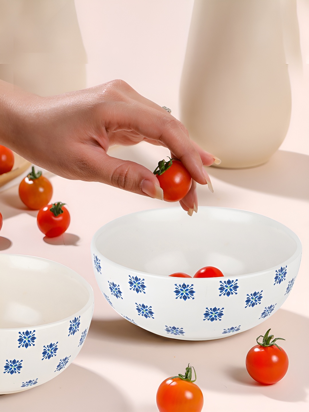 

Ekhasa White & Blue 2 Pieces Floral Printed Ceramic Glossy Bowls