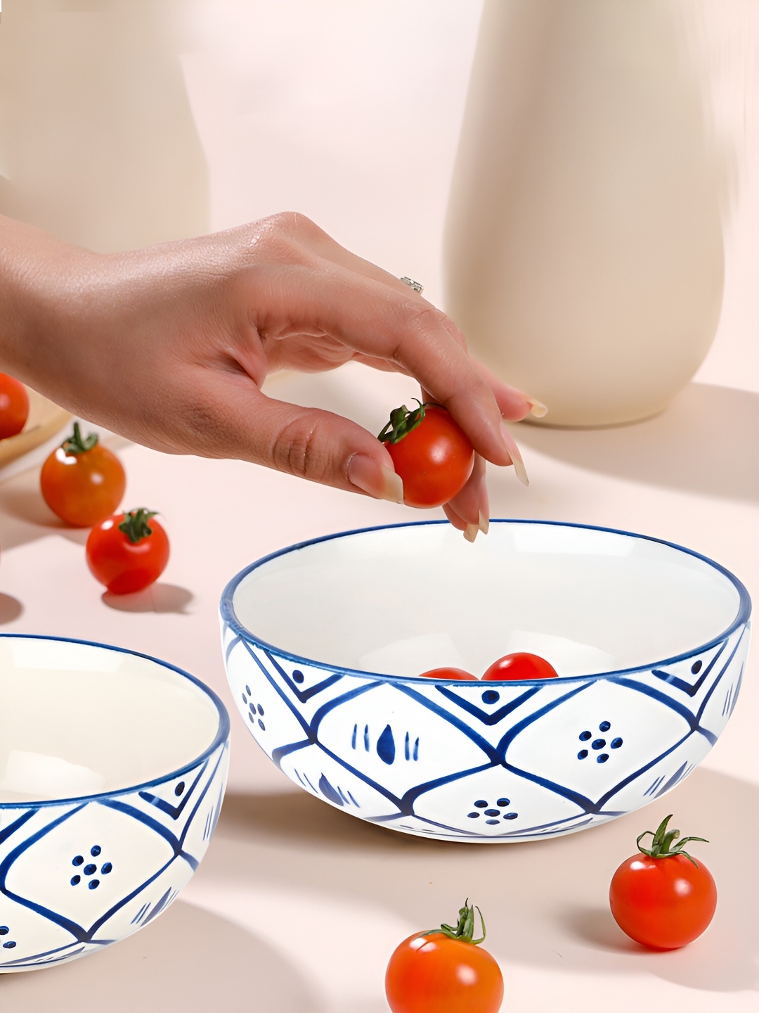 

Ekhasa White & Blue 2 Pieces Floral Printed Ceramic Glossy Bowls