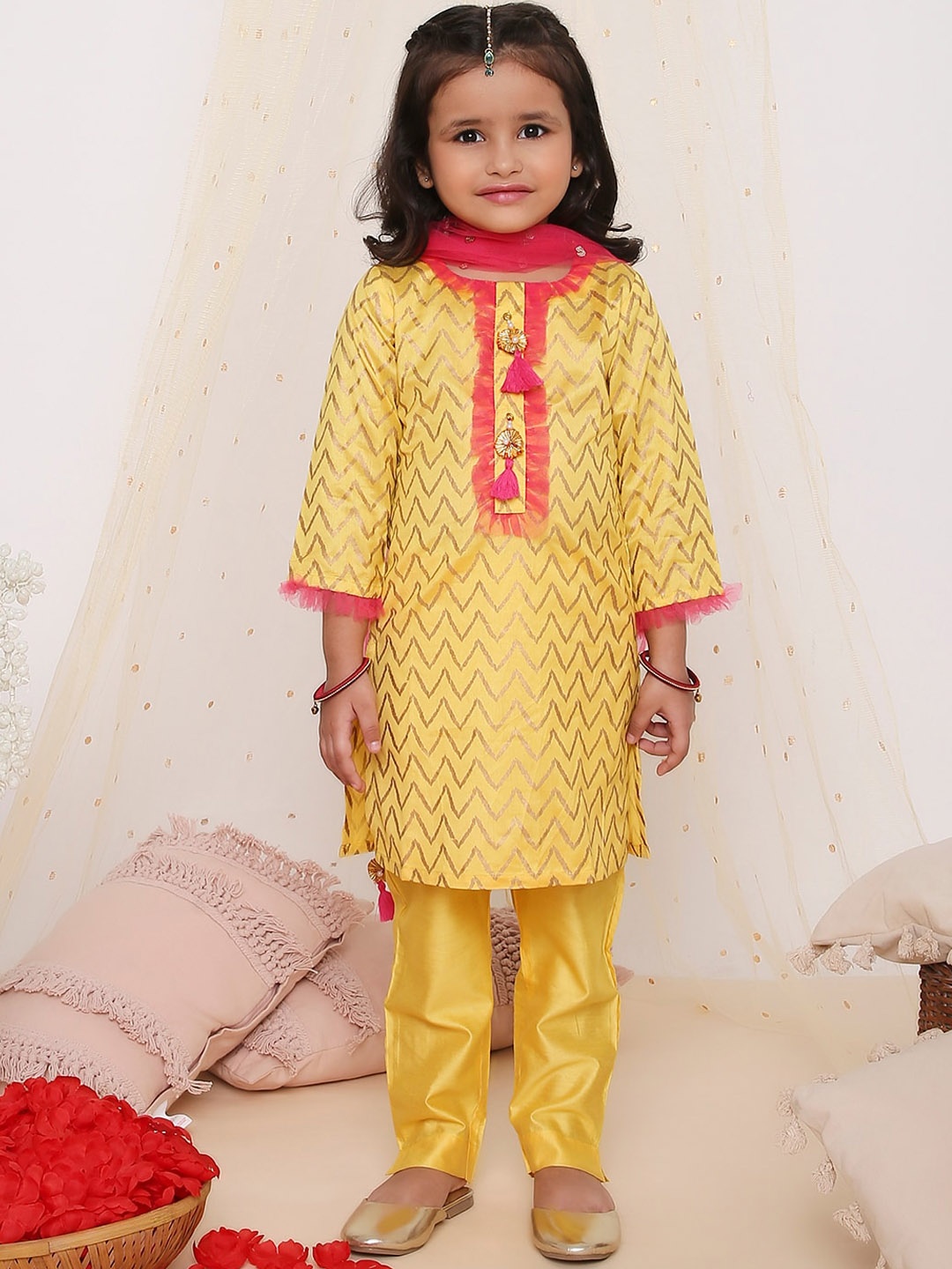 

KID1 Girls Chevron Printed Sequinned Pure Cotton Straight Kurta With Trousers & Dupatta, Yellow