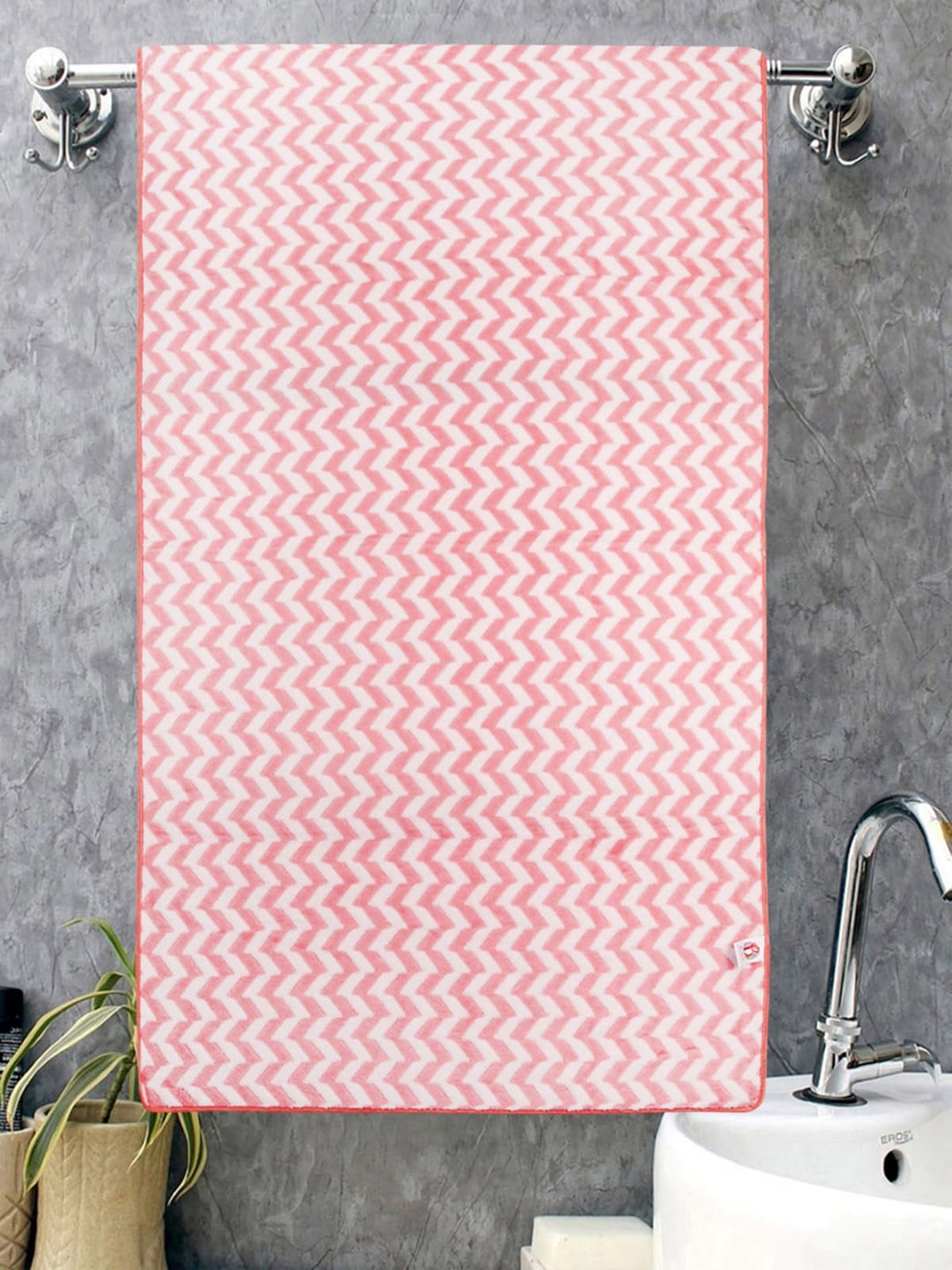 

Aura Pink & White 2 Pcs Printed Super Soft Microfiber 350 GSM Bath Towels