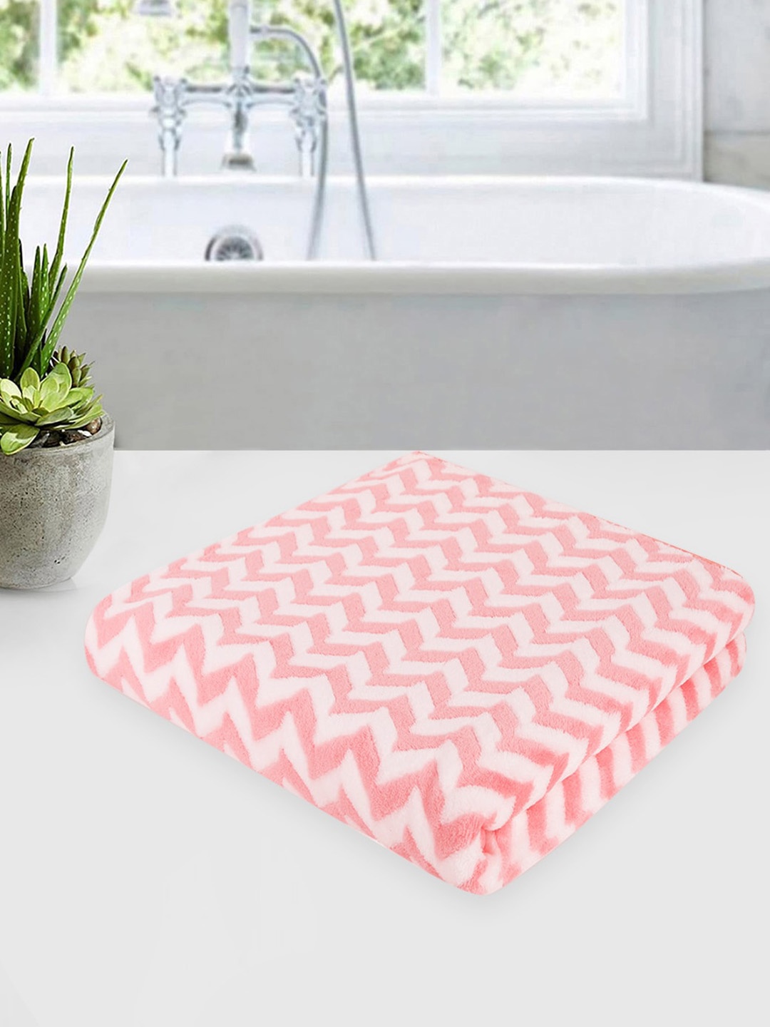 

Aura Pink & White 2 Pcs Printed Super Soft Microfiber 350 GSM Bath Towels