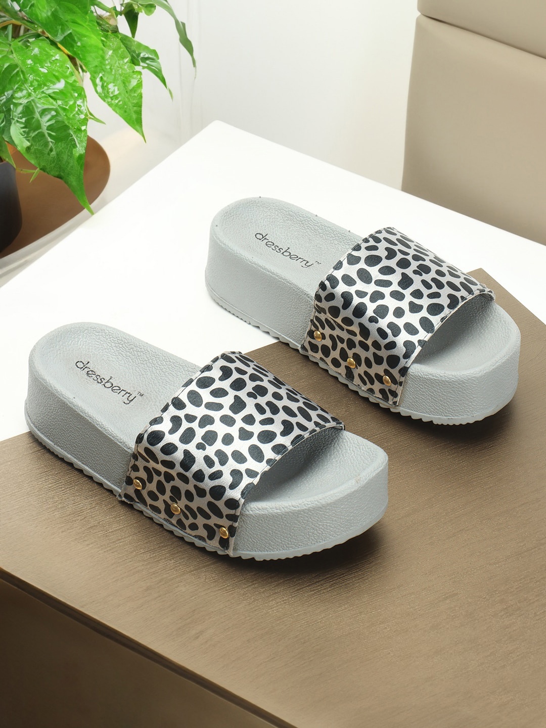 

DressBerry Grey Black Printed Flatform Heels