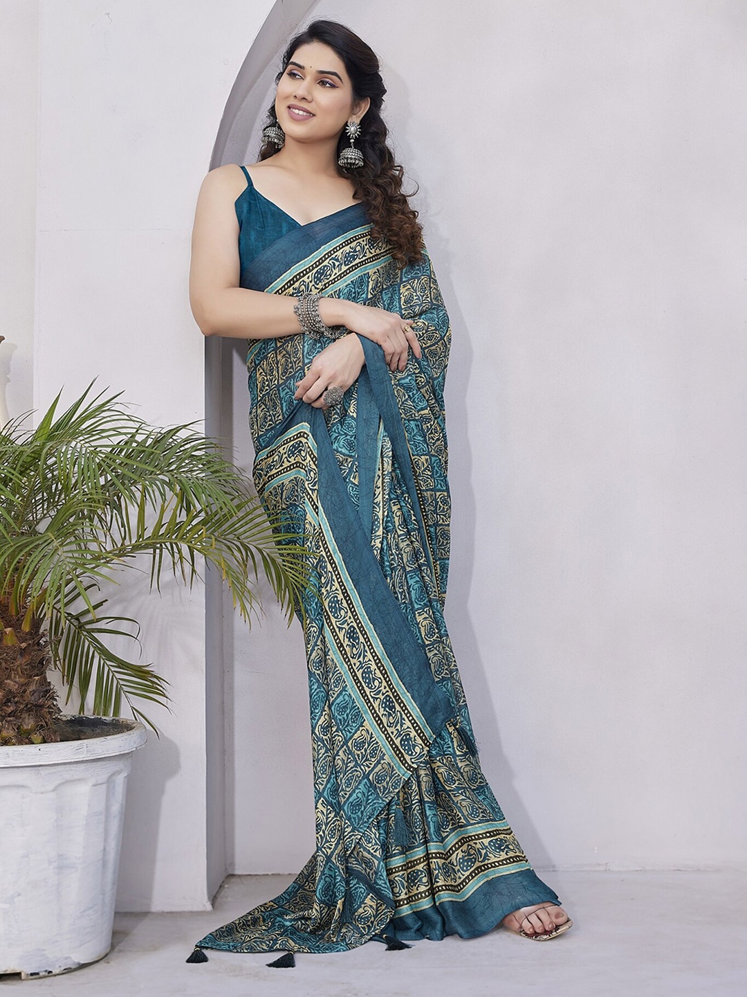 

MIRCHI FASHION Abstract Printed Saree, Teal