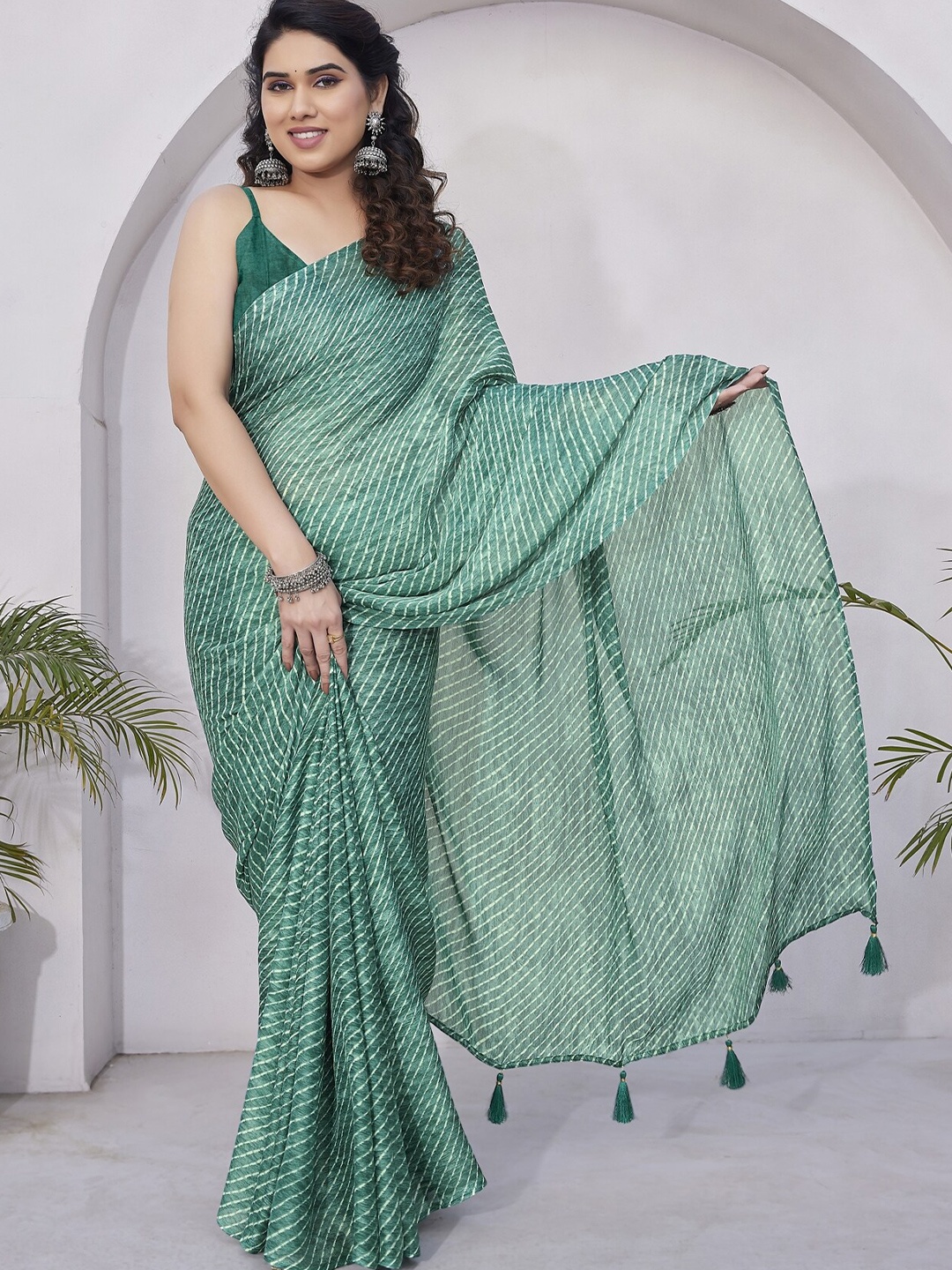 

MIRCHI FASHION Leheriya Printed Saree, Teal