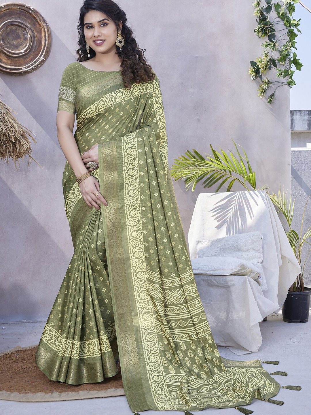 

MIRCHI FASHION Batik Zari Block Print Saree, Olive