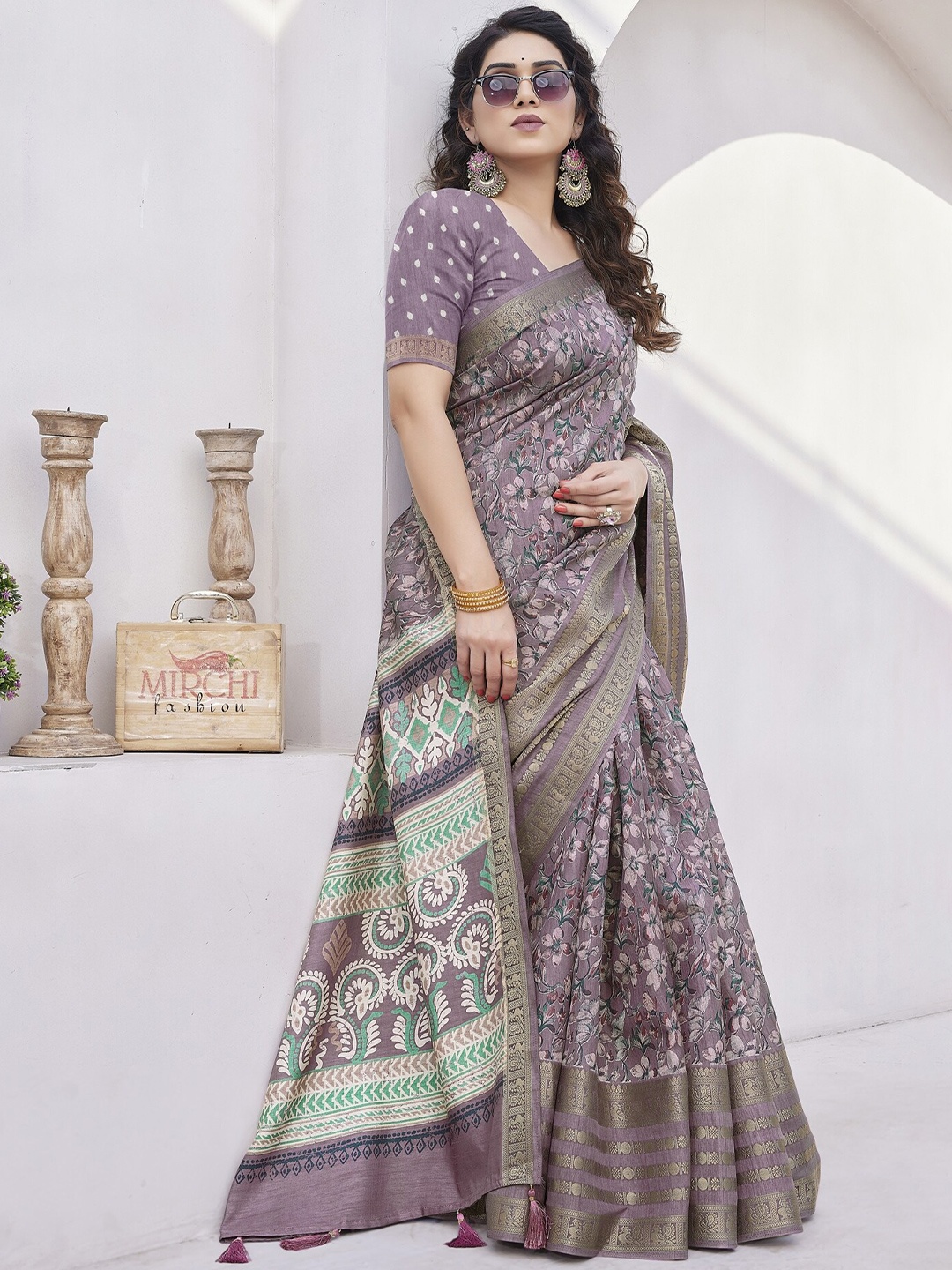 

MIRCHI FASHION Purple Floral Printed Zari Saree