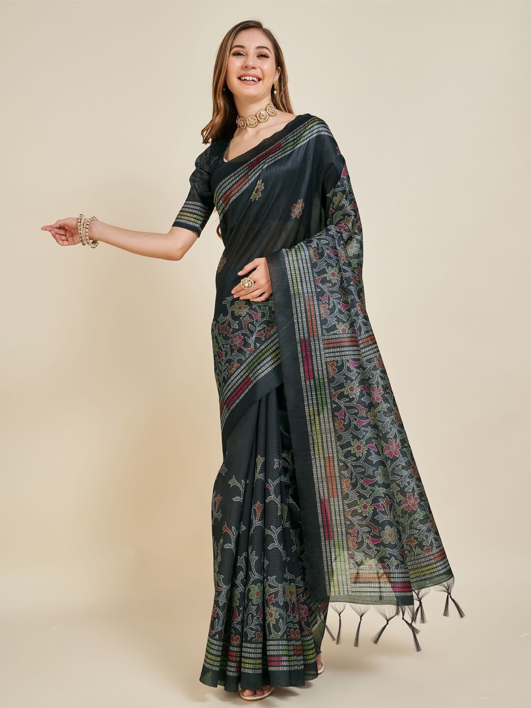 

SANGAM PRINTS Floral Printed Kanjeevaram Saree, Black