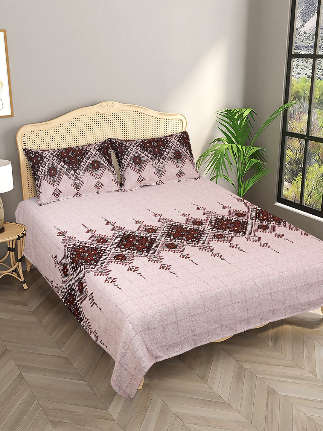 

Aura Beige Woven Design 420 TC Reversible Double Queen Bed Cover With 2 Pillow Covers