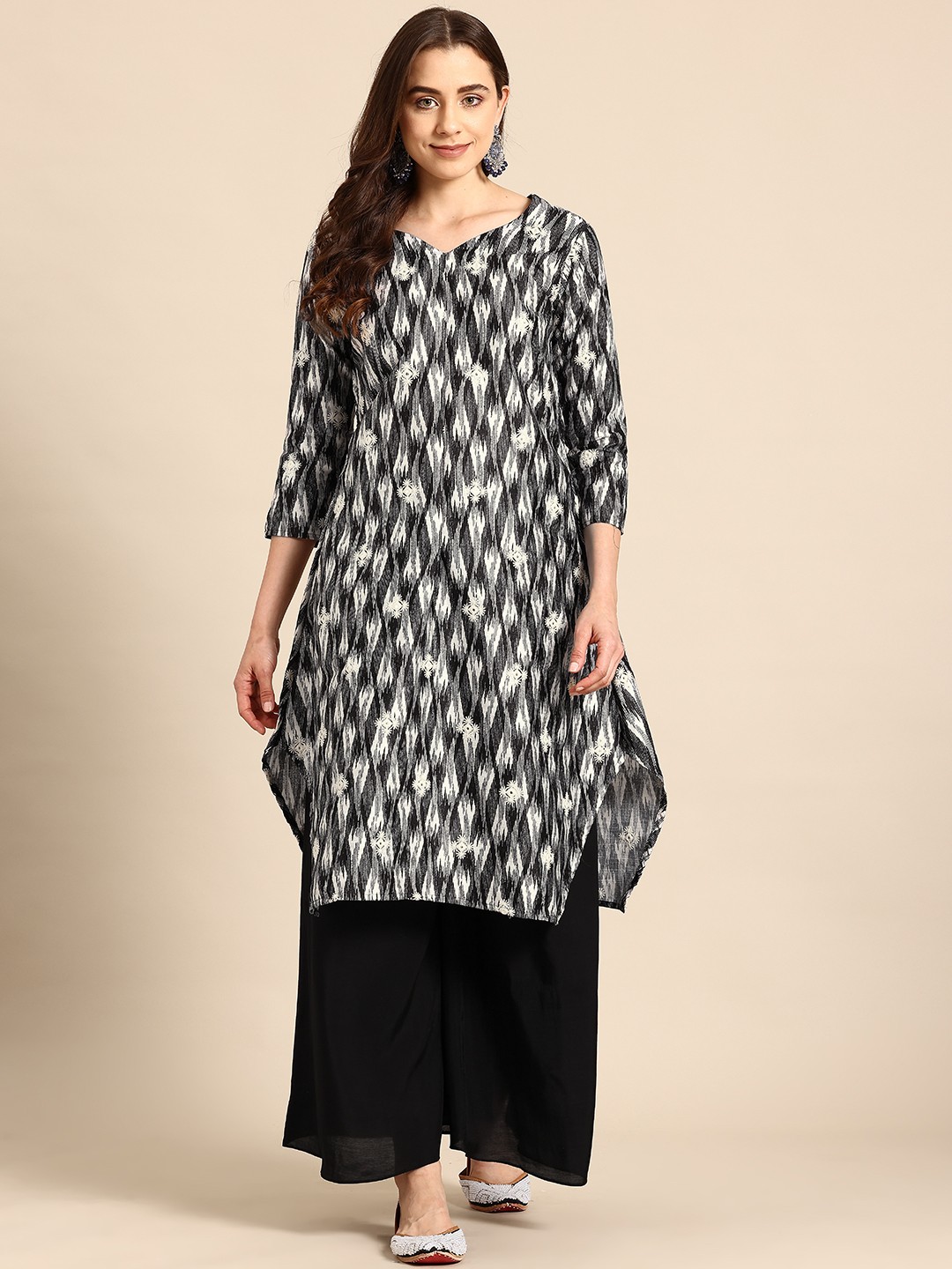 

Sayisha Printed Thread Work Pure Cotton Kurta with Palazzos, Black
