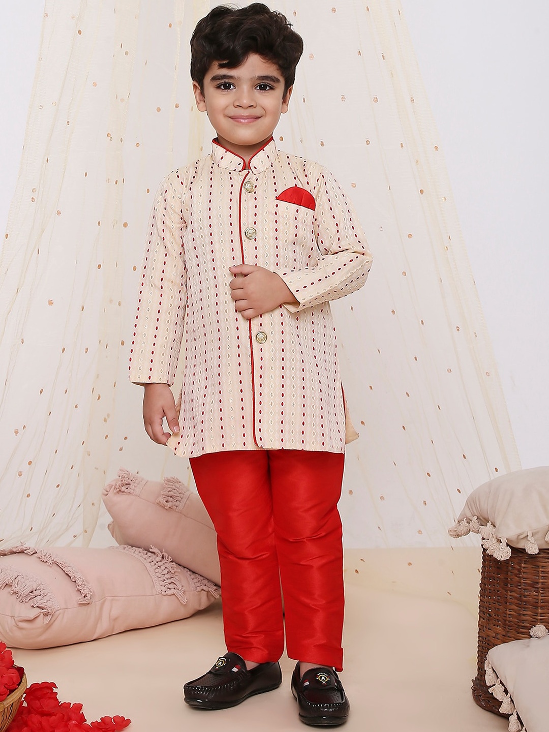 

KID1 Boys Ethnic Motifs Embroidered Regular Thread Work Kurta with Pyjamas, White