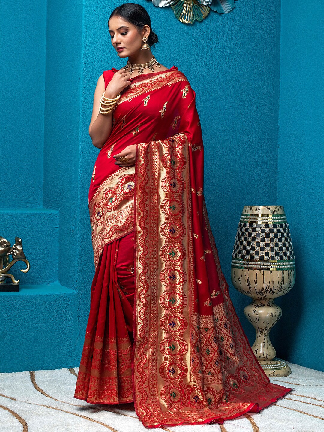 

Lilots Ethnic Motifs Woven Design Zari Kota Saree, Red
