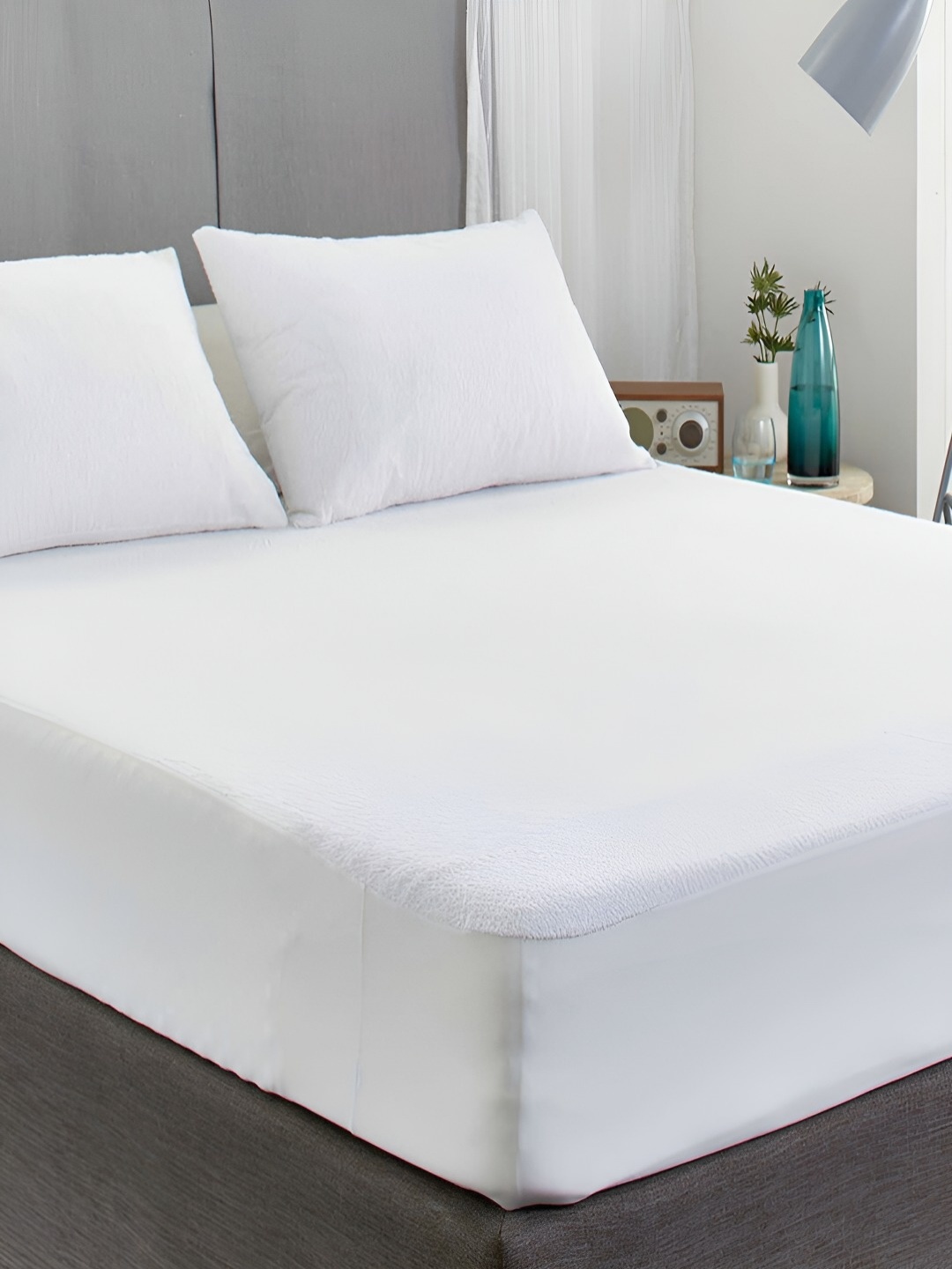 

tundwal's White Terry Breathable Mattress Protector