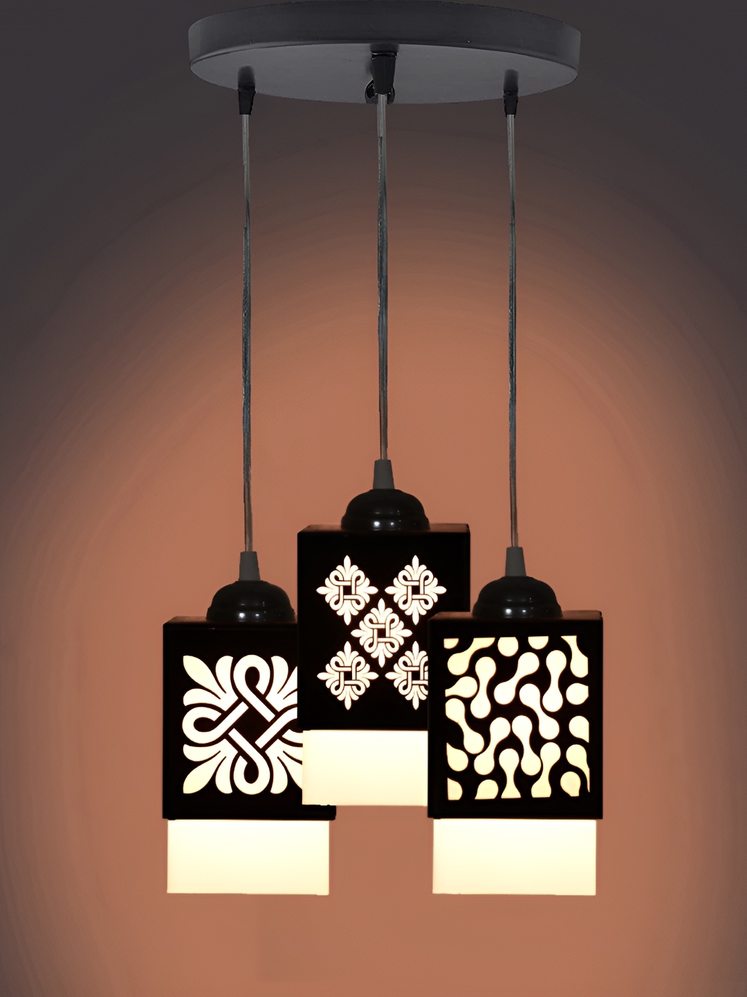 

Afast Black & White Textured Traditional Wooden Cluster Ceiling Lamp