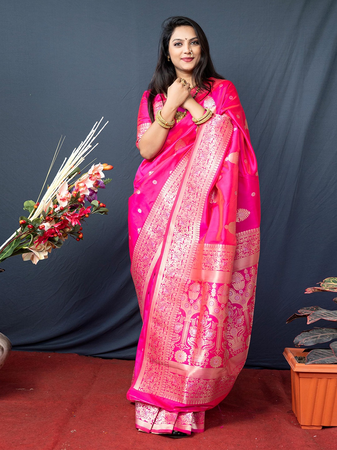 

Royal Rajgharana Saree Floral Zari Pure Silk Banarasi Sarees, Pink
