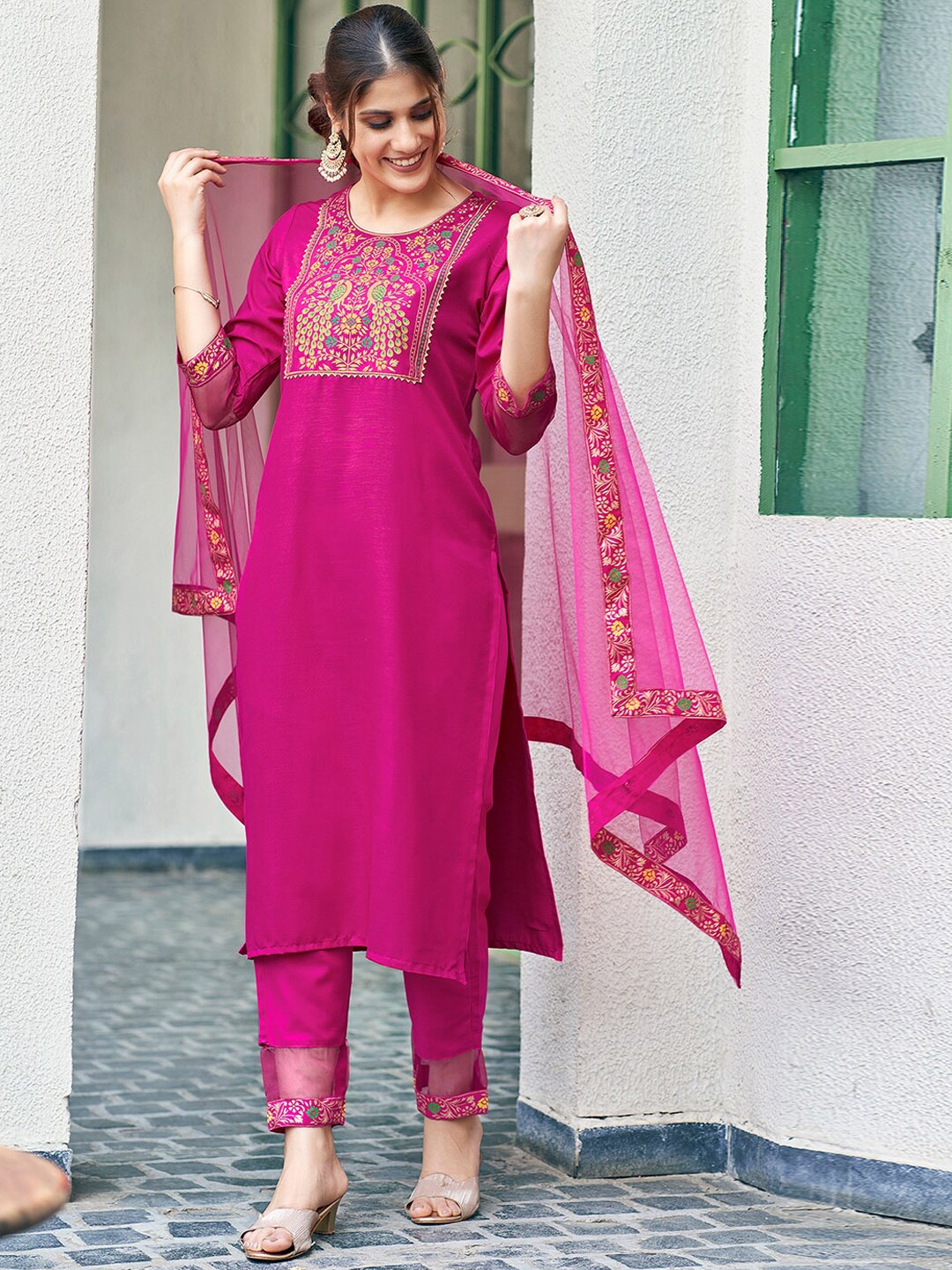 

KALINI Ethnic Motifs Yoke Design Gotta Patti Straight Kurta with Trousers & Dupatta, Pink