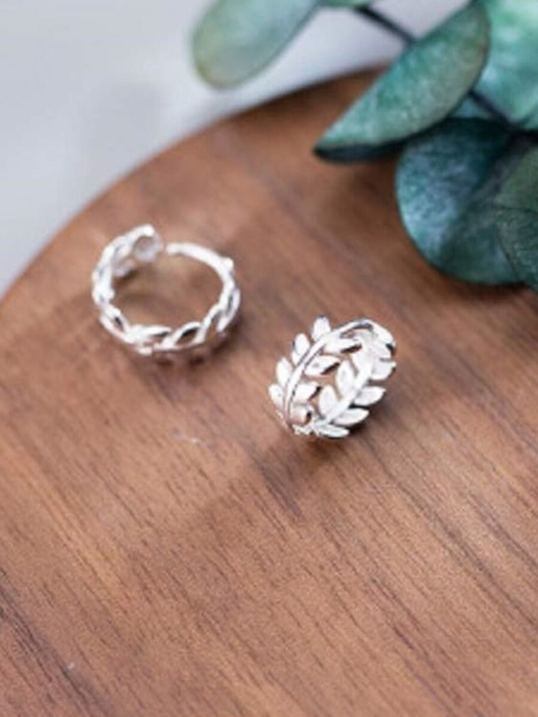 

EL REGALO Alloy Leaf Shaped Hoop Earrings, Silver