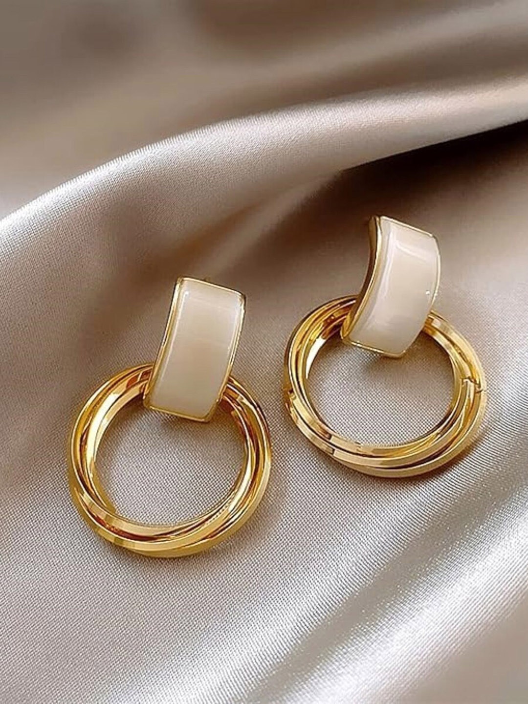 

EL REGALO Gold-Plated Contemporary Drop Earrings