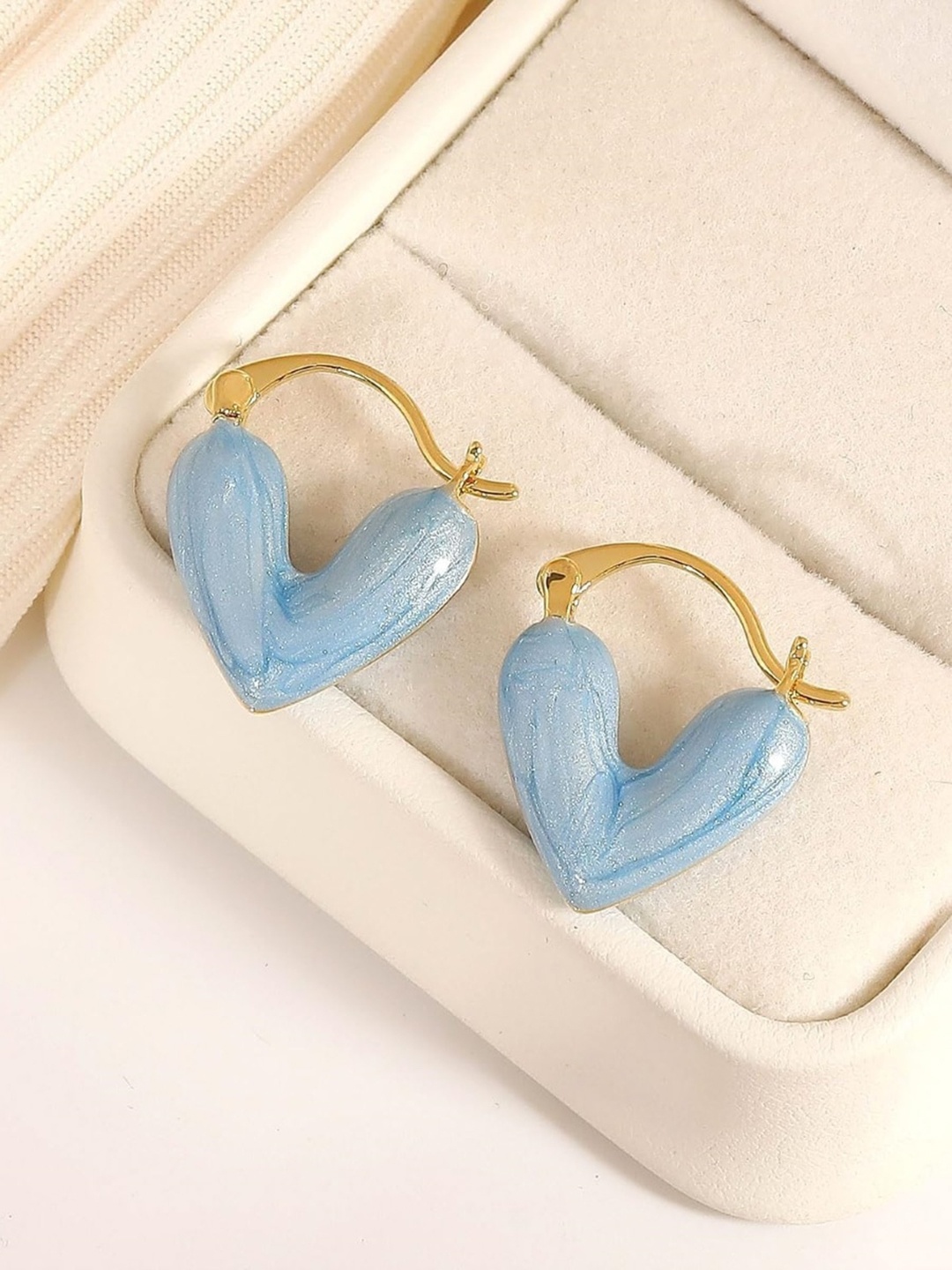 

EL REGALO Alloy Heart Shaped Hoop Earrings, Gold