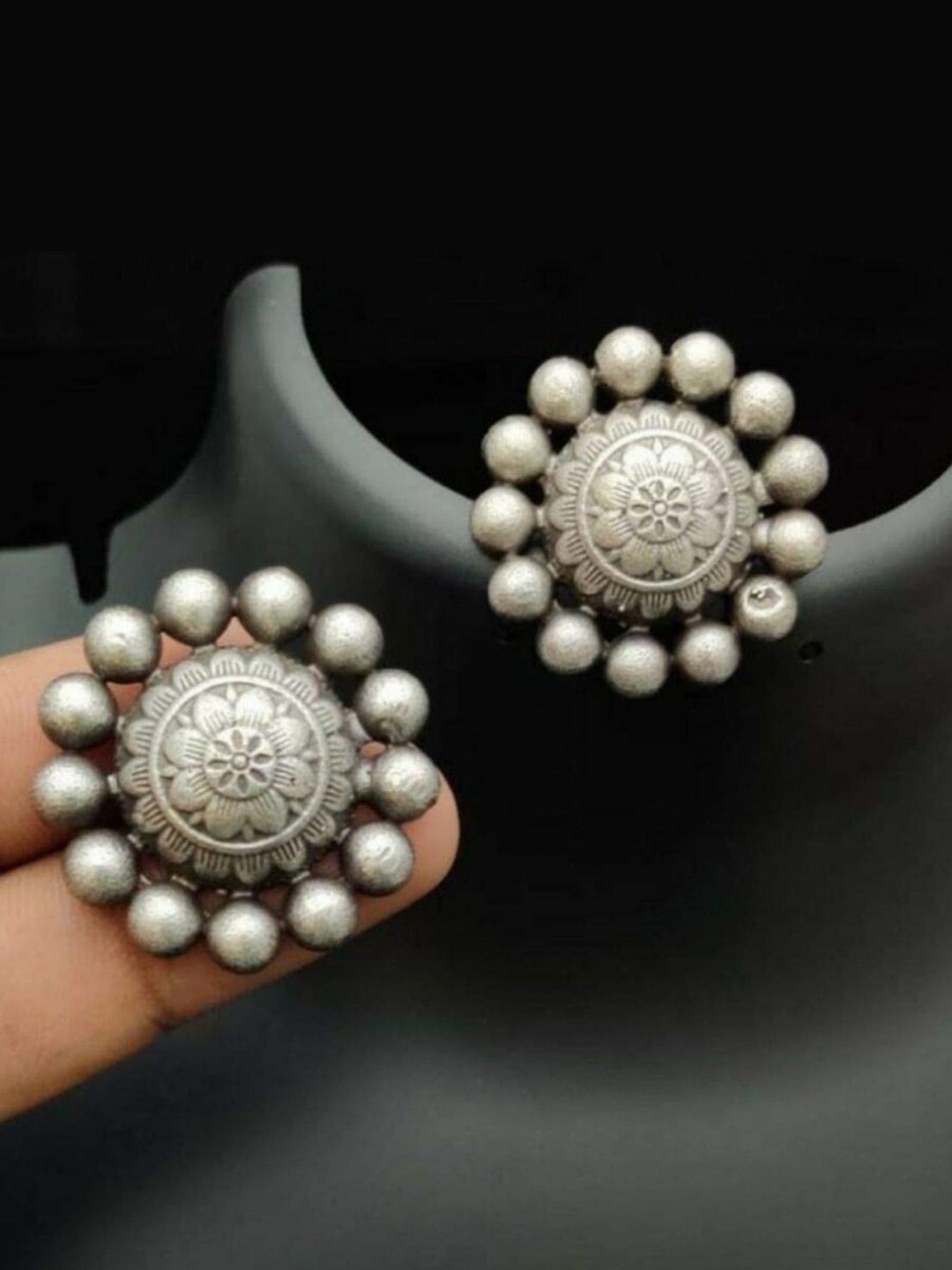

EL REGALO Silver-Plated Circular Studs Earrings