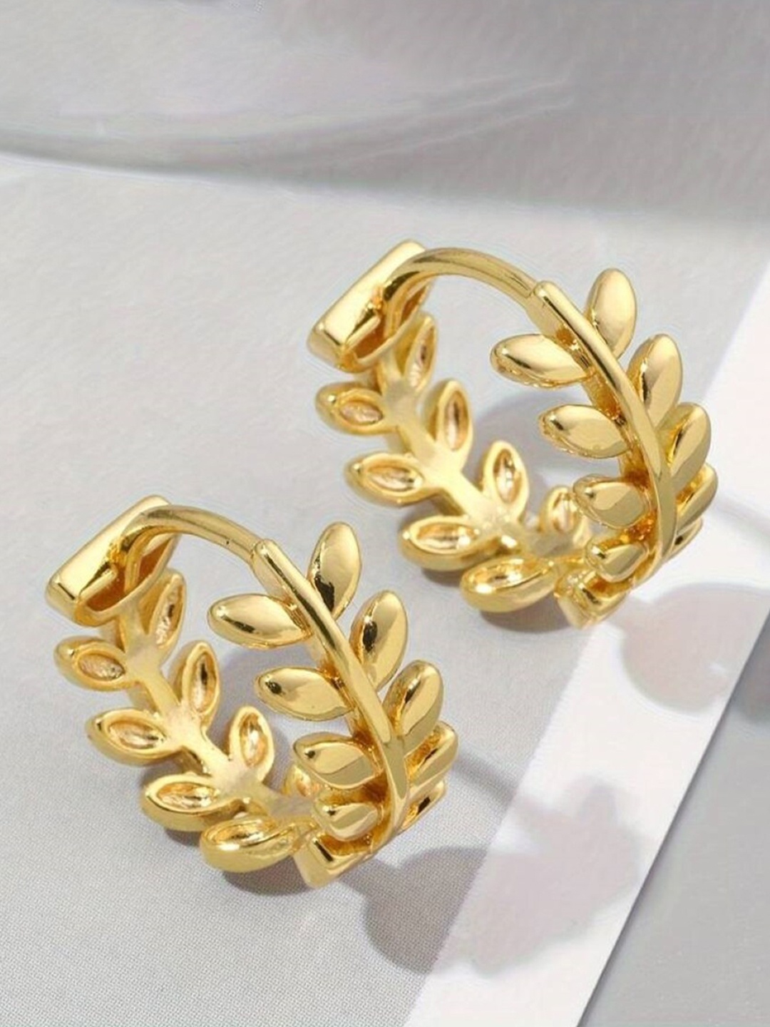 

EL REGALO Alloy Leaf Shaped Hoop Earrings, Gold