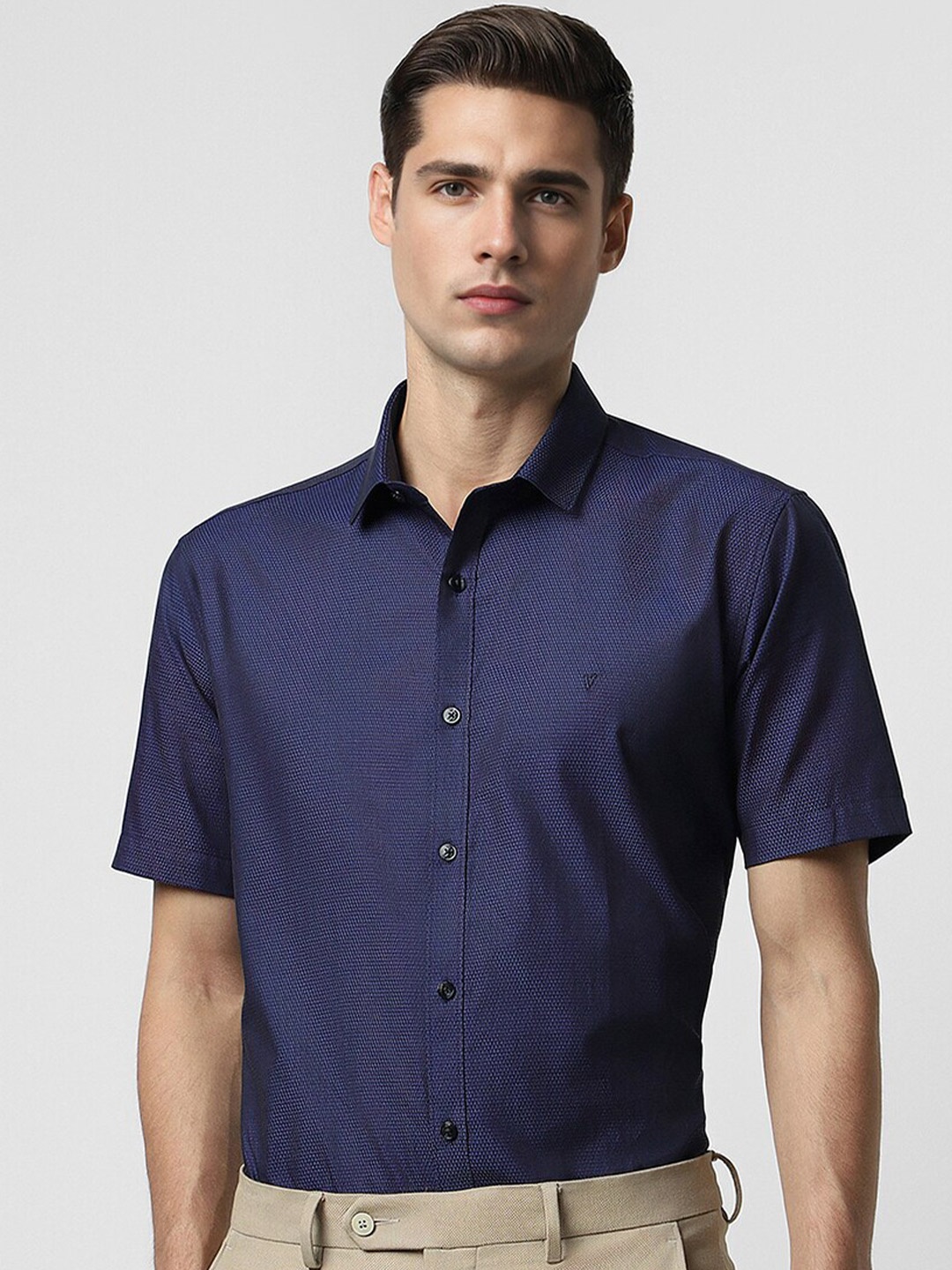 

V Dot Spread Collar Slim Fit Party Shirt, Navy blue