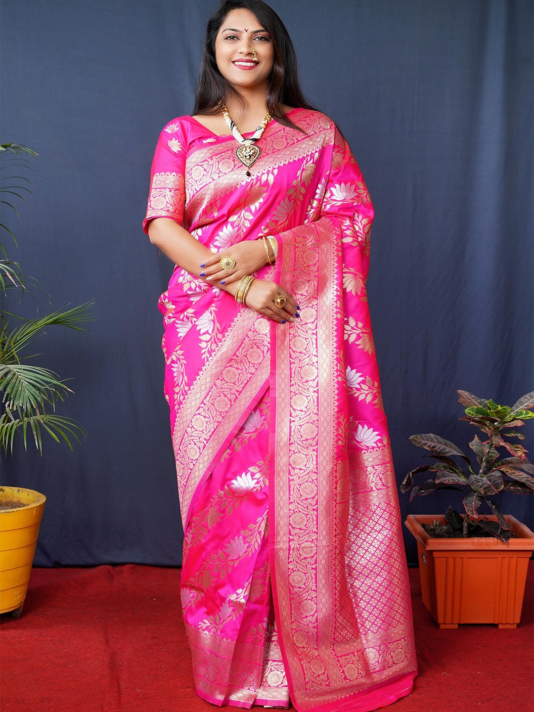 

Royal Rajgharana Saree Ethnic Motifs Woven Design Zari Pure Silk Banarasi Sarees, Pink