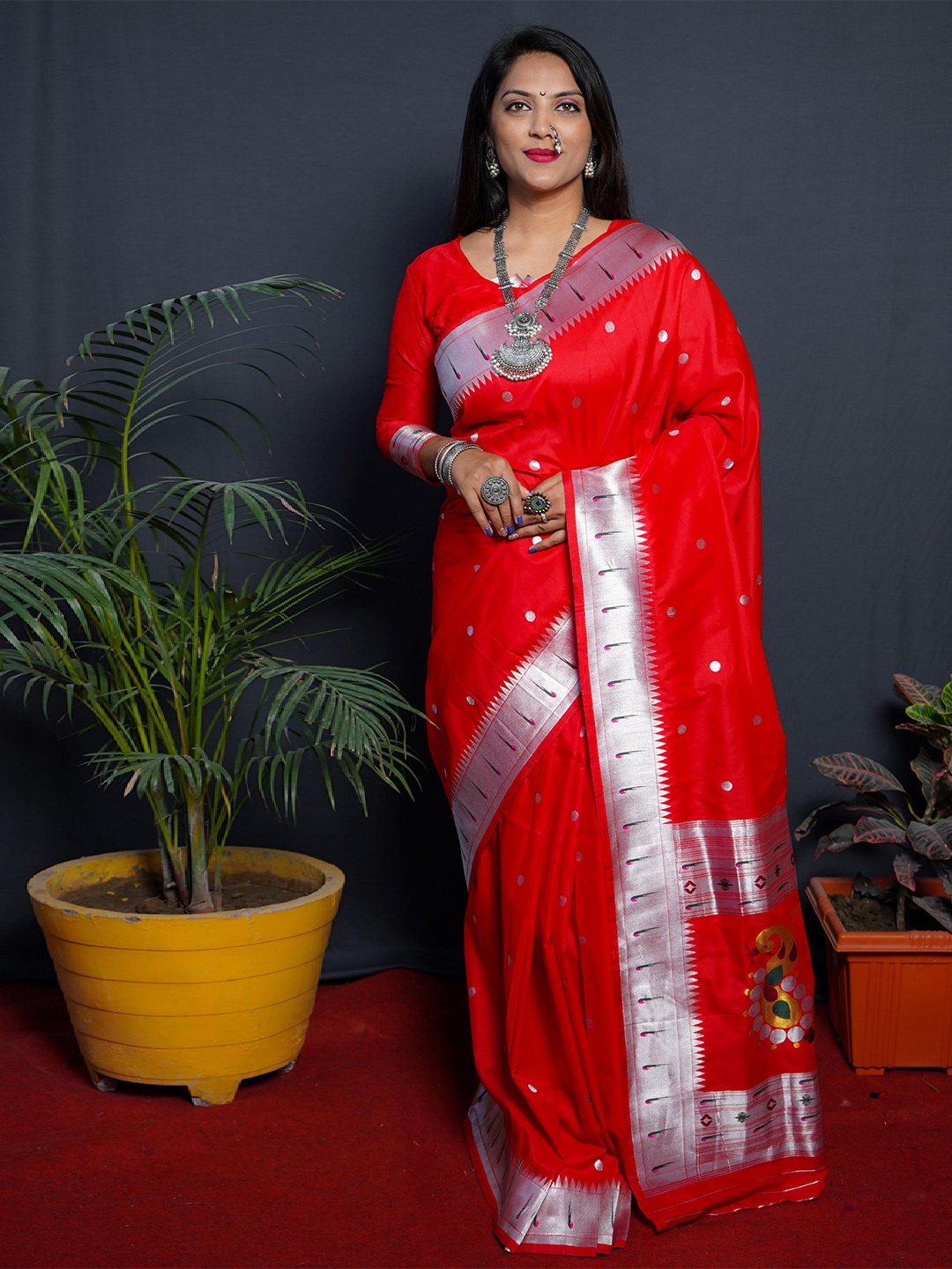 

Royal Rajgharana Saree Polka Dots Woven Design Zari Pure Silk Banarasi Saree, Red