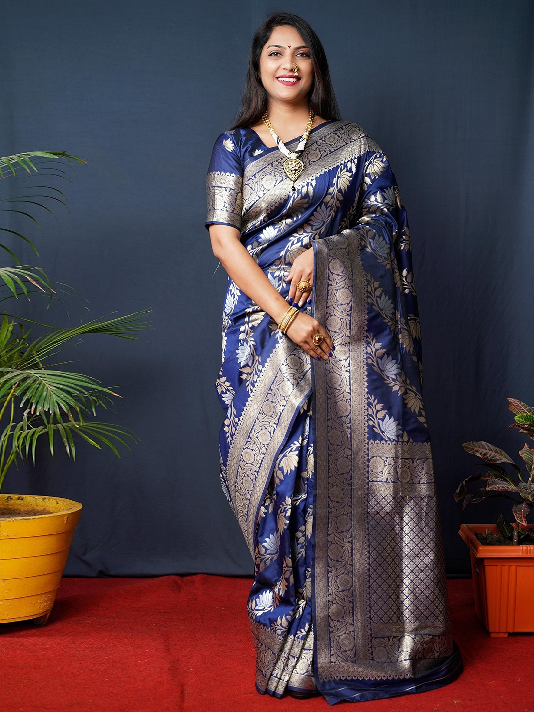 

Royal Rajgharana Saree Ethnic Motifs Woven Design Zari Pure Silk Banarasi Saree, Navy blue